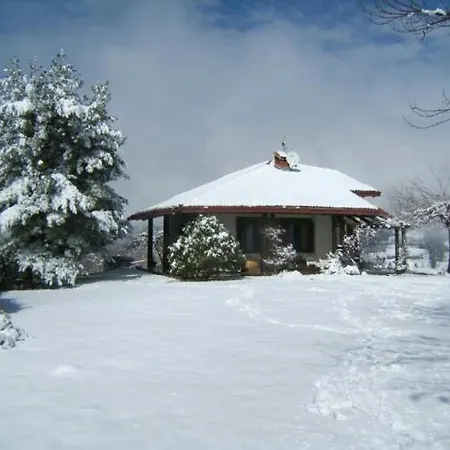 ヴィラ Veglio Sleeps 6 ラーリオ