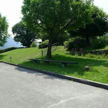 Veglio Sleeps 6 ヴィラ ラーリオ