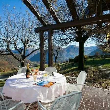 Veglio Sleeps 6 ラーリオ